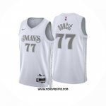 Camiseta Dallas Mavericks Luka Doncic #77 Ciudad 2024-25 Blanco