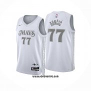 Camiseta Dallas Mavericks Luka Doncic #77 Ciudad 2024-25 Blanco