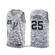 Camiseta San Antonio Spurs Jakob Poeltl #25 Earned Camuflaje