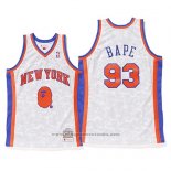 Camiseta New York Knicks Bape #93 Mitchell & Ness Blanco