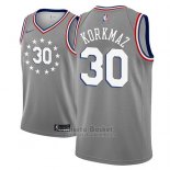 Camiseta Philadelphia 76ers Furkan Korkmaz #30 Ciudad 2018-19 Gris