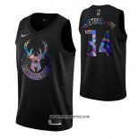 Camiseta Milwaukee Bucks Giannis Antetokounmpo #34 Iridescent Logo Negro